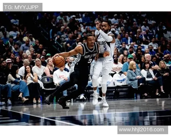 独行侠赛季开局三连败，库珀·弗拉格关键胜利扭转困局